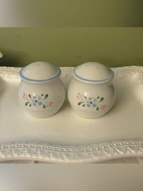 Vintage Fascino Stoneware Salt and Pepper Set Crafted in Japan by Yamaka